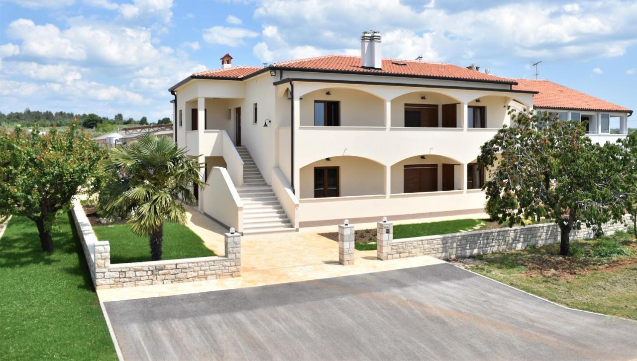 Apartmani Diana Novigrad  Zewnętrze zdjęcie